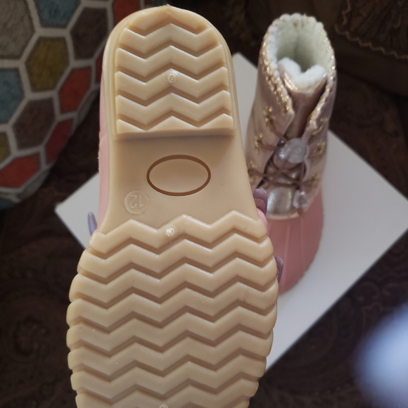 NEW** GIRLS RODE GOLD DUCK BOOTS - Picture 3 of 8